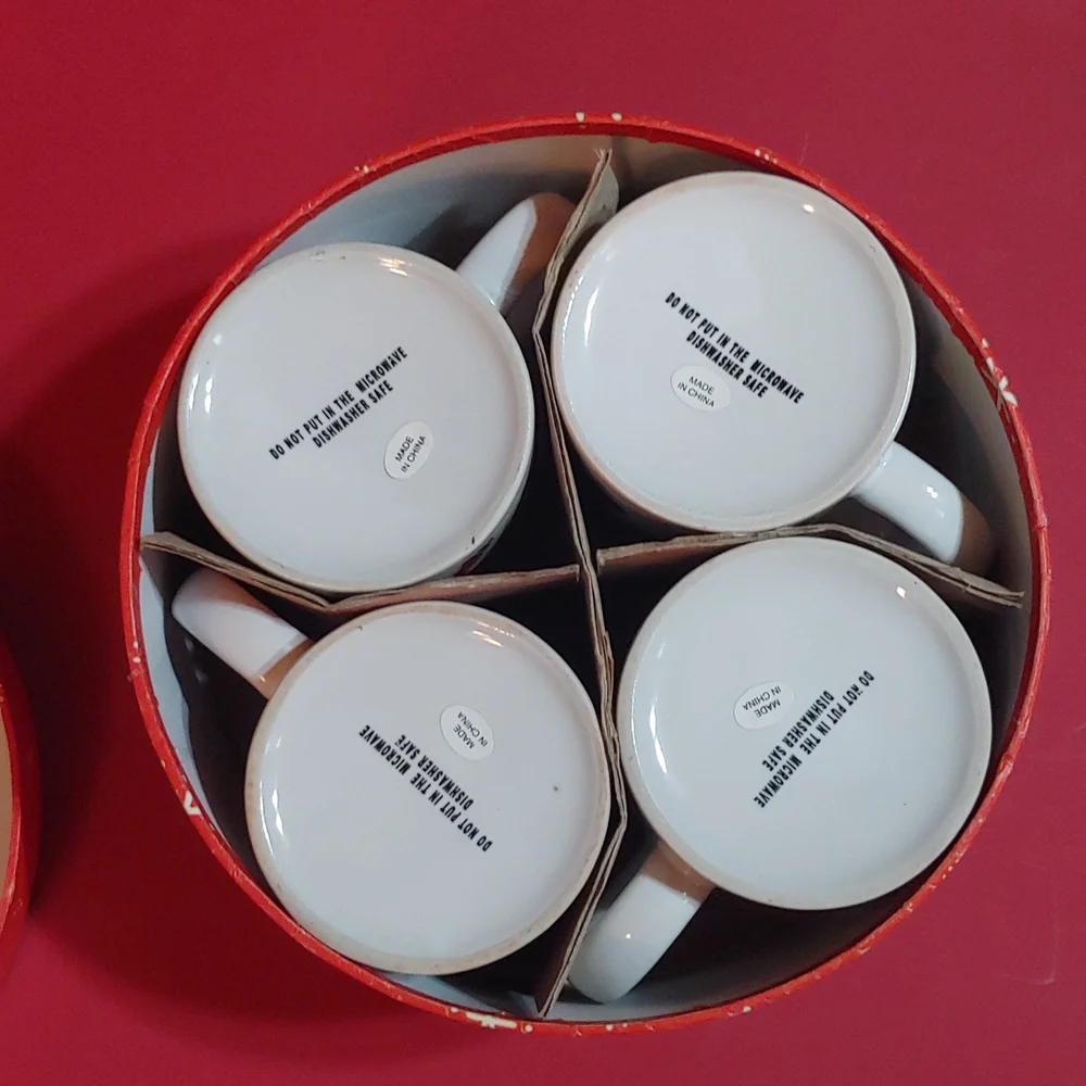 Snowman Ceramic Coffee/Tea Mugs in Decorative Box. Set Of 4. New in box